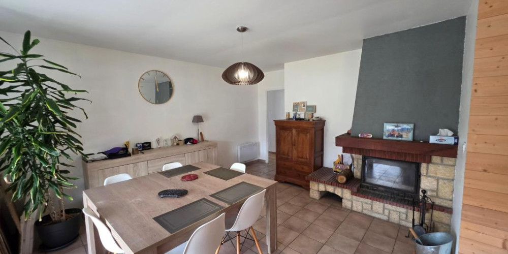 maison à ST PIERRE DU MONT (40280)